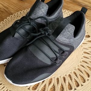 REEBOK Black and Heathered Gray Running Sneakers